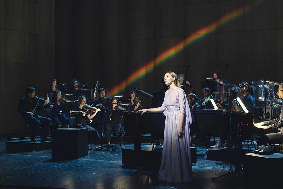 Lea Desandre interprète Julie Andrews dans Chasing Rainbows